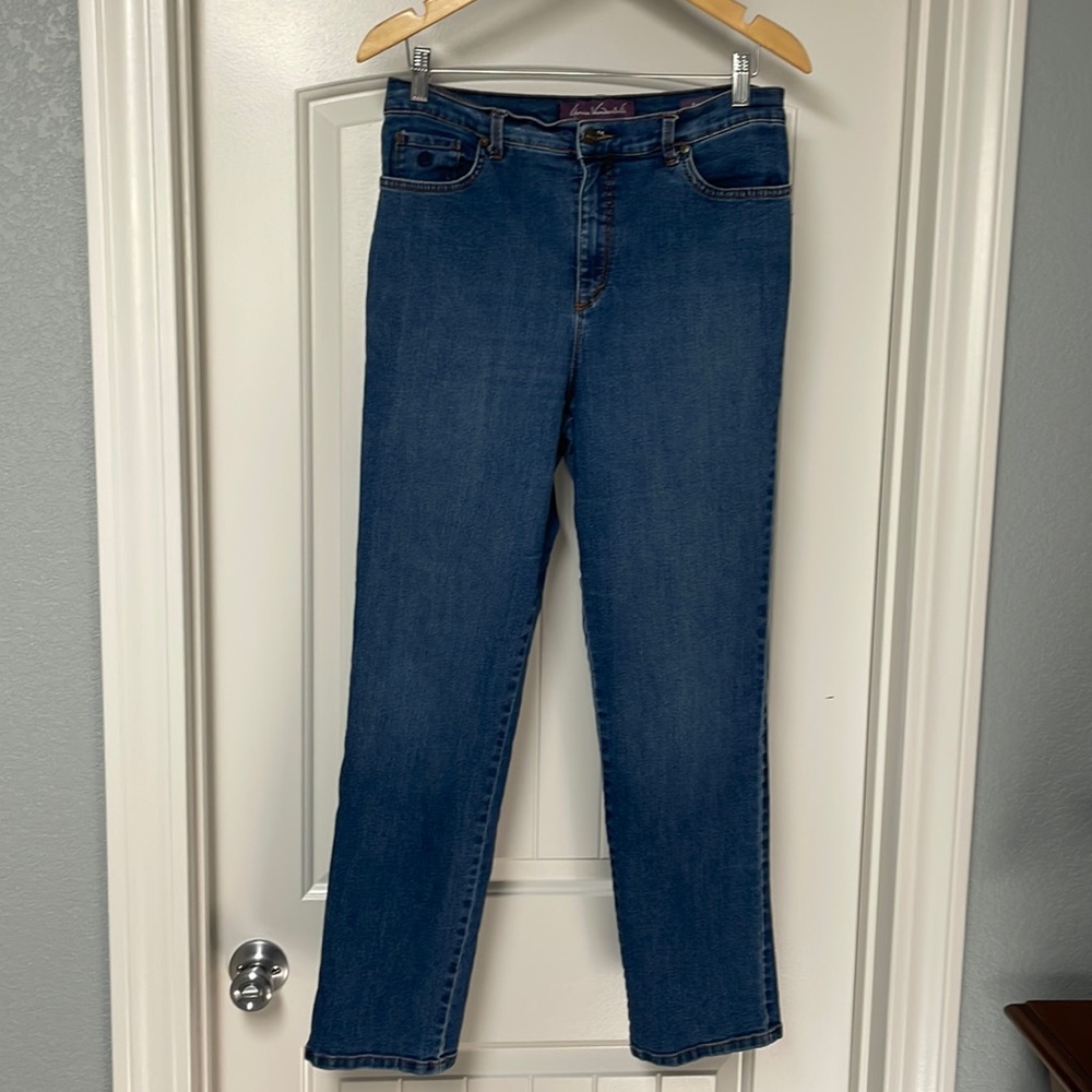 Gloria Vanderbilt stretchy jeans